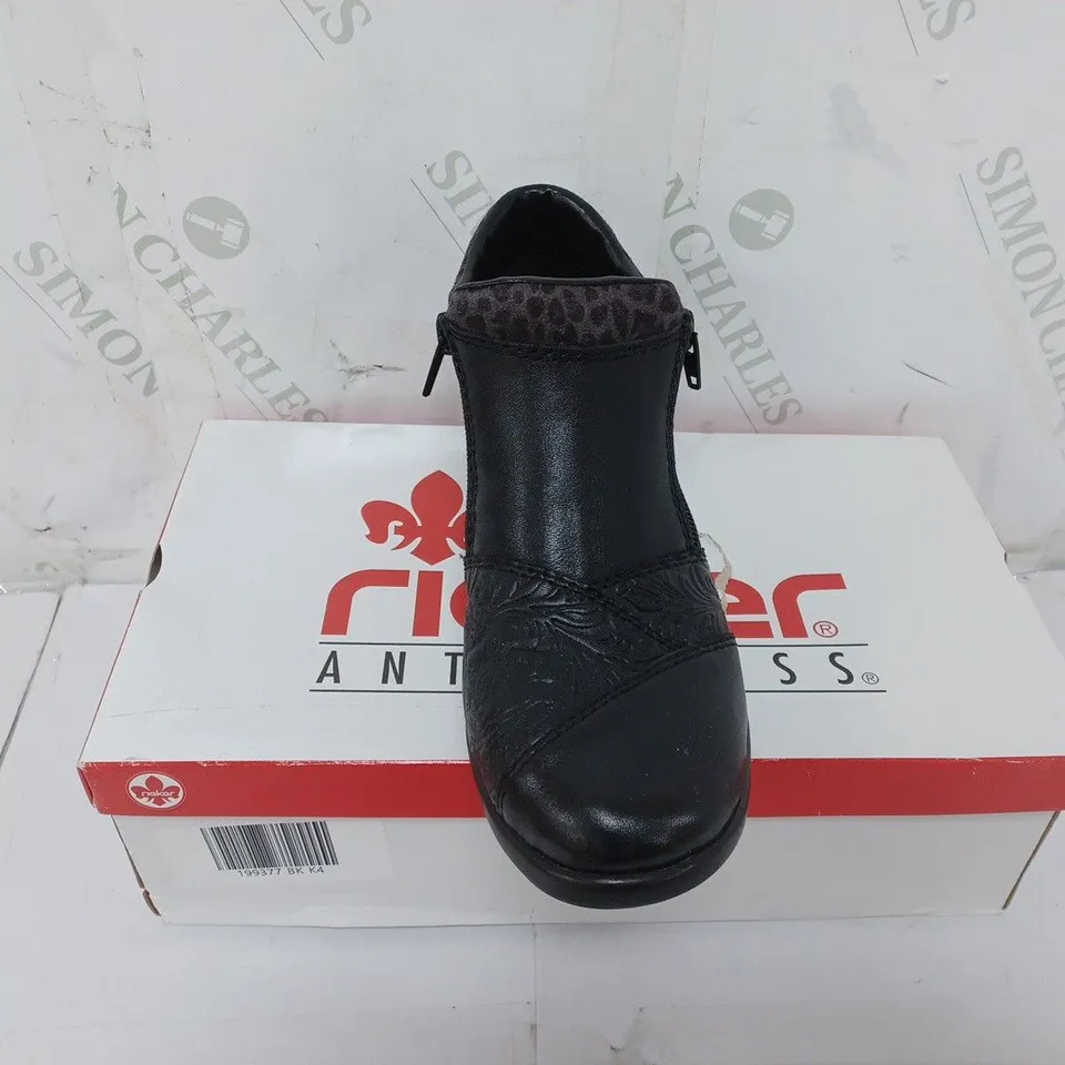 BOXED PAIR OF RIEKER LEATHER DOUBLE ZIP WATER RESISTANT BOOTS IN BLACK SIZE 4
