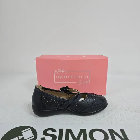 DR LIGHTFOOT NAVY GABRIELL MARY JANE SHOES β UK 6, WIDE FIT