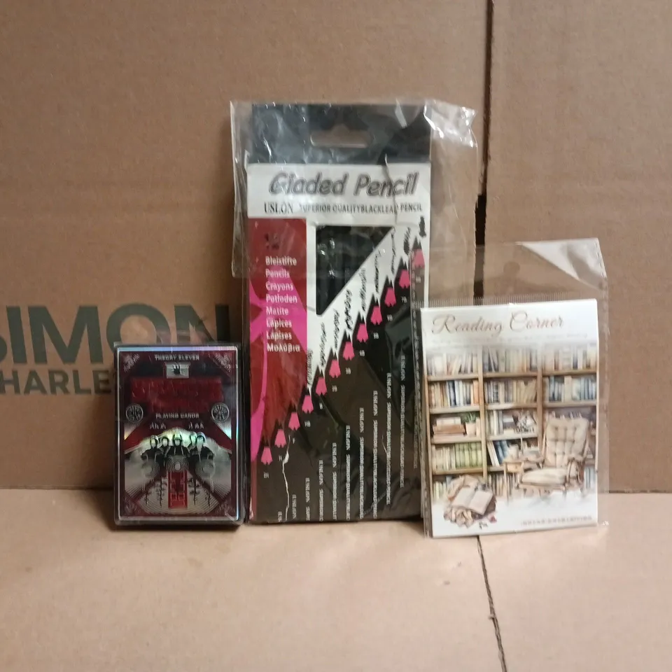 APPROXIMATELY 10 ASSORTED HOUSEHOLD ITEMS TO INCLUDE STRANGER THINGS PLAYING CARDS, ETC