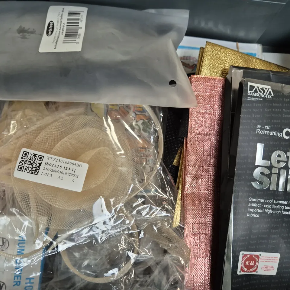 APPROXIMATELY 10 ASSORTED HOUSEHOLD ITEMS TO INCLUDE CHRISTMAS CARDS, ETC