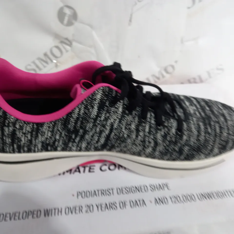PAIR OF SKECHERS GO WALK ARCH FIT TRAINER BLACK/PINK - SIZE 6