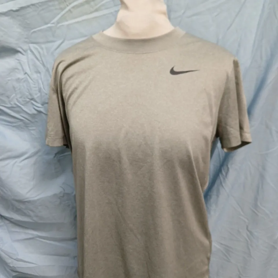 NIKE DRI-FIT TEE T-SHIRT – SIZE M