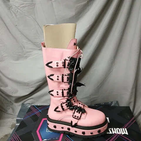 KOI MONSTER HIGH COUNT FABULOUS PINK BOOTS BOXED SIZE 6