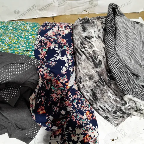 LARGE BOX OF ASSORTED CLOTHING ITEMS ALL IN DIFFRENT COLOURS AND SIZES