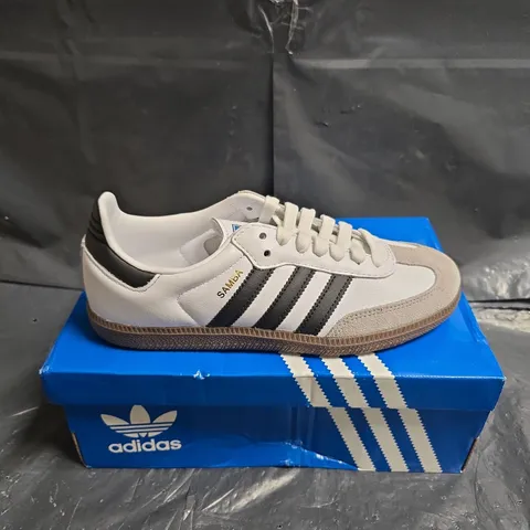ADIDAS SAMBA OG TRAINERS – WHITE/BLACK, UK 4.5