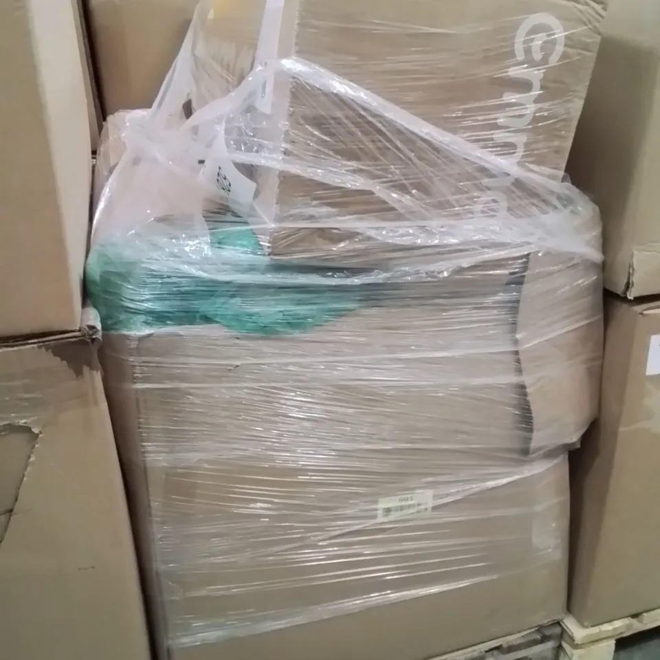 PALLET CONTAINING A LARGE QUANTITY OF ROLLED UP MATTRESSES 
