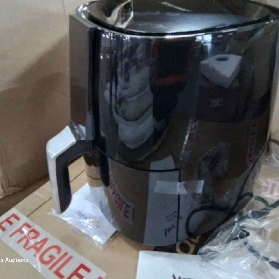 BRAND NEW BOXED ATRAVESAR ZNC261EA-K AIR FRYER