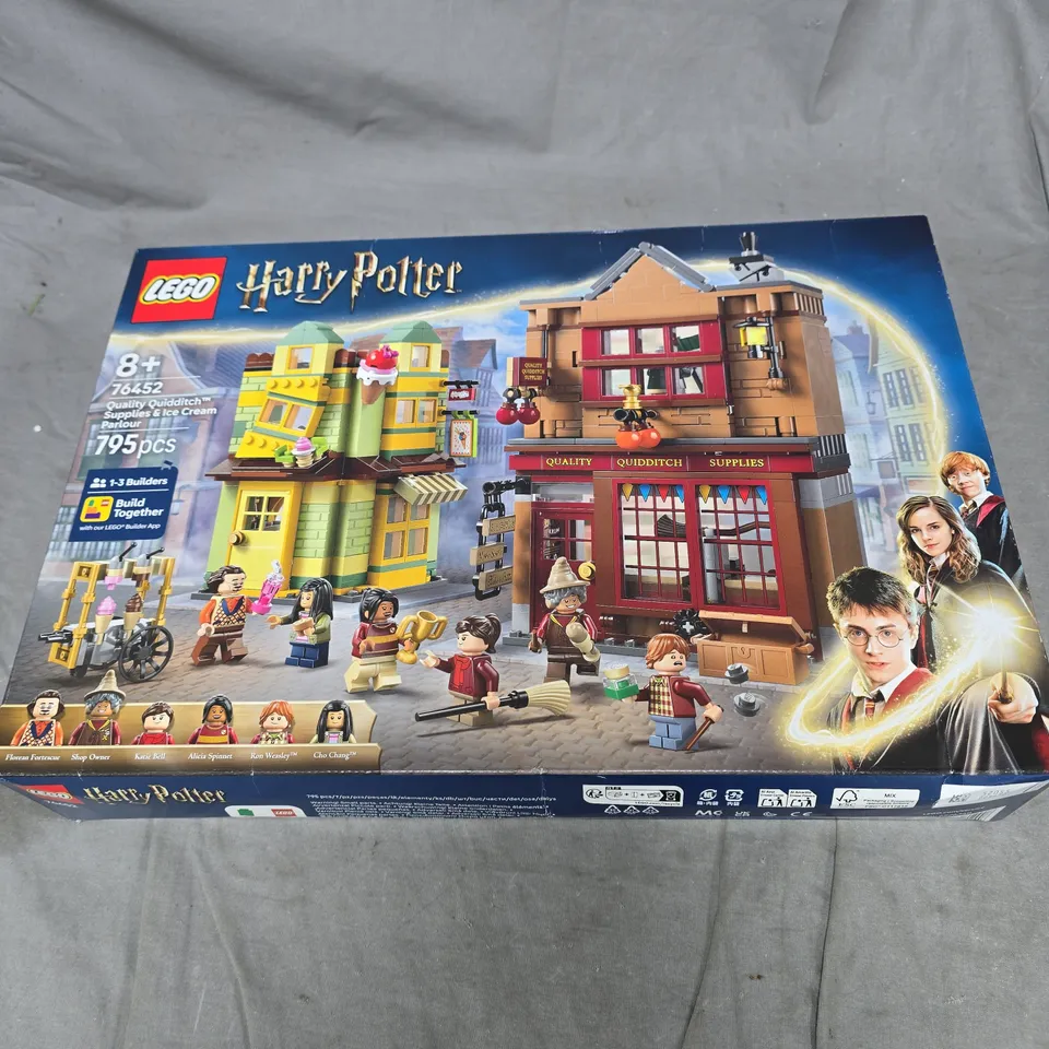 LEGO HARRY POTTER QUALITY QUIDDITCH SUPPLIES AND ICE CREAM PAROUR 795 PIECES, 76452. 8+
