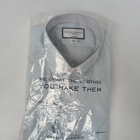 BAGGED CHARLES TYRWHITT SLIM FIT SHIRT IN LIGHT BLUE SIZE 16/34IN