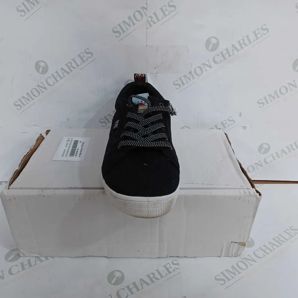 BOBS BY SKETCHERS IN BLACK - UK 8 