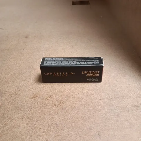 ANASTASIA BEVERLY HILLS LIP VELVET – SOFTY, 3.5G