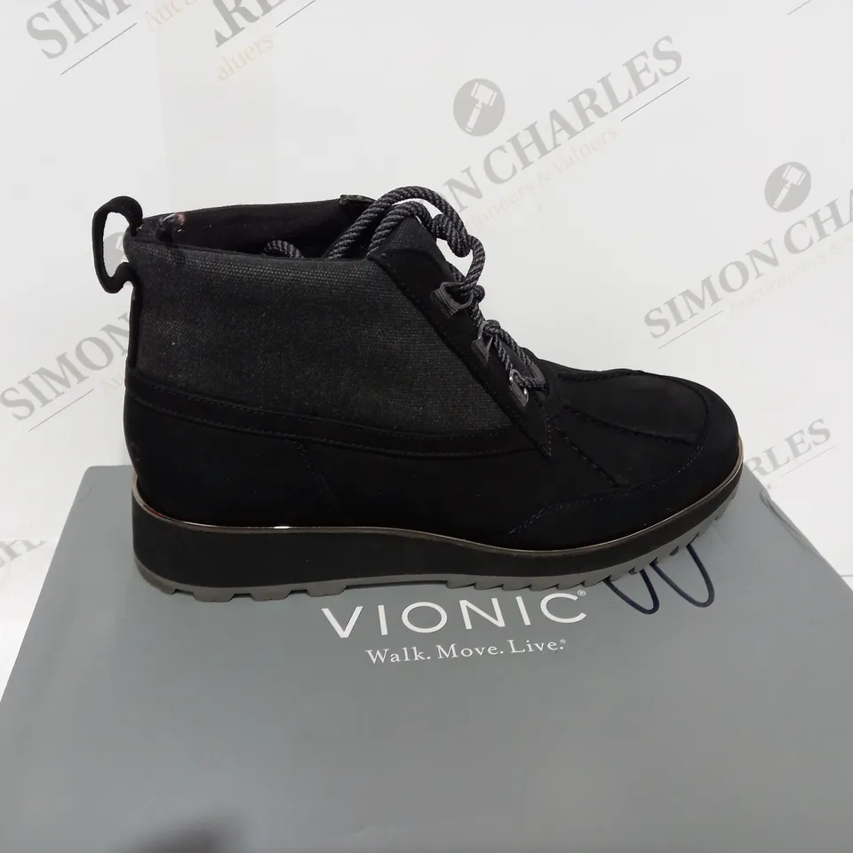 VIONIC NOLAN WATERPROOF BLACK SIZE 9 - BOXED 