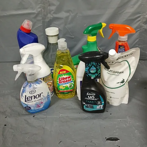 TOTE OF APPORX 10 ASSORTED HOUSEHOLD CLEANING PRODUCTS TO INCLUDE - DOMESTOS BLEACH - ECOVERSENSITIVE DETERGENT - ELBOW GREASEWASHING UP LIQUID - ETC - COLLECTION ONLY
