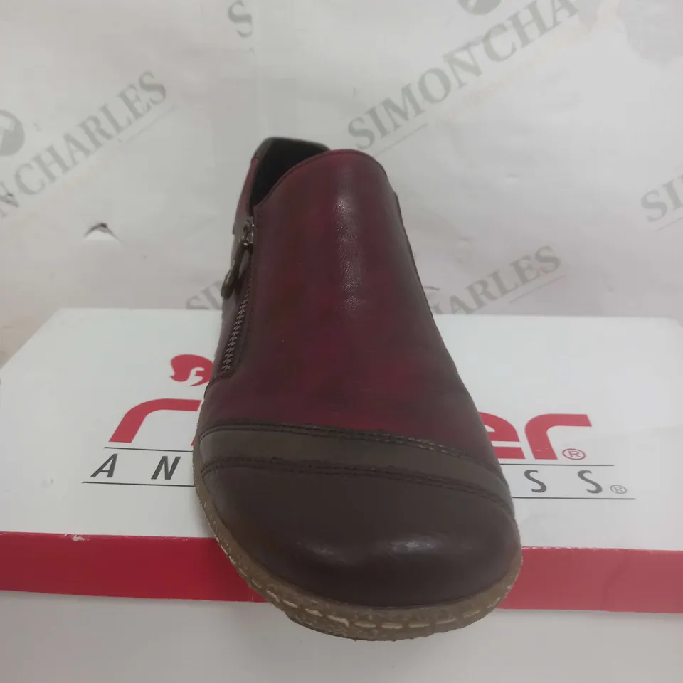 RIEKER ZIPPER SHOE IN BURGANDY SIZE 6