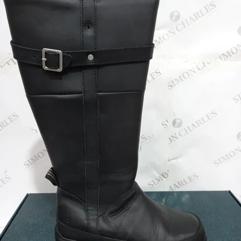 BOXED EMU AUSTRAILIA NATASHA LEATHER BOOTS, BLACK - SIZE 6