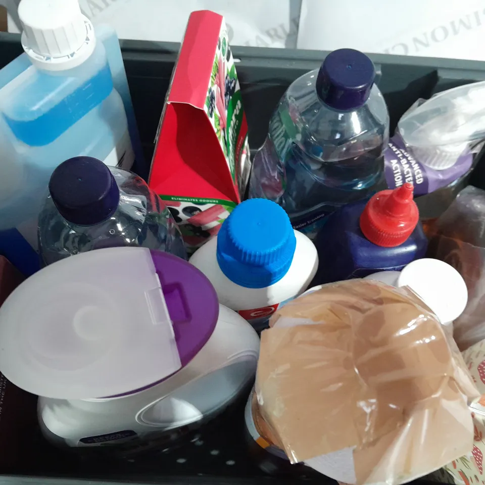 BOX OF APPROX 10 ASSORTED ITEMS TO INCLUDE - PERSIL COLOUR PROTECT - COMFORT INTENSE - TALLOW + ASH LAUNDRY CONDITIONER ECT