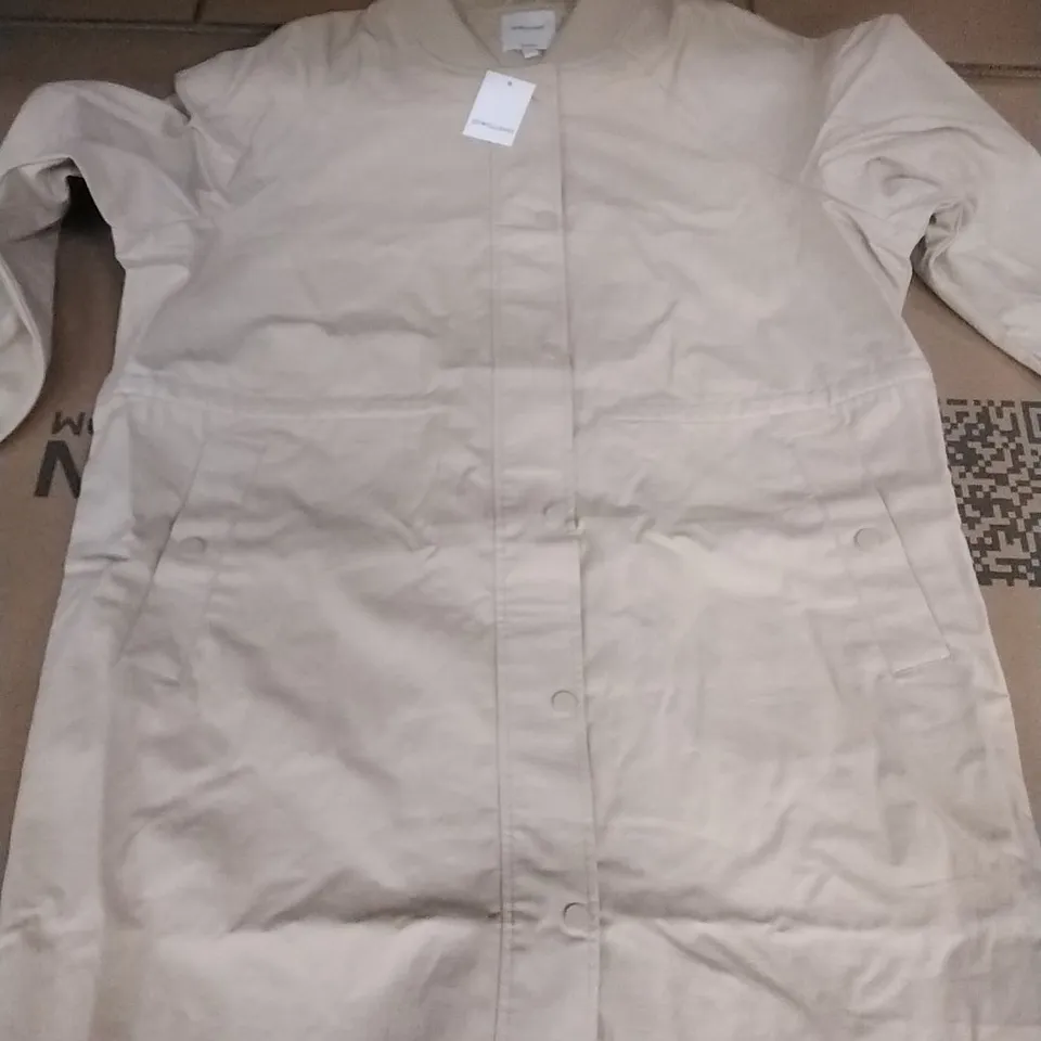 PALLET TO CONTAIN APPROXIMATELY 80 BRAND NEW DESIGNER CLOTHING ITEMS TO INCLUDE; LONG COATS, NIGHTWEAR, DOLLY SHOES ETC