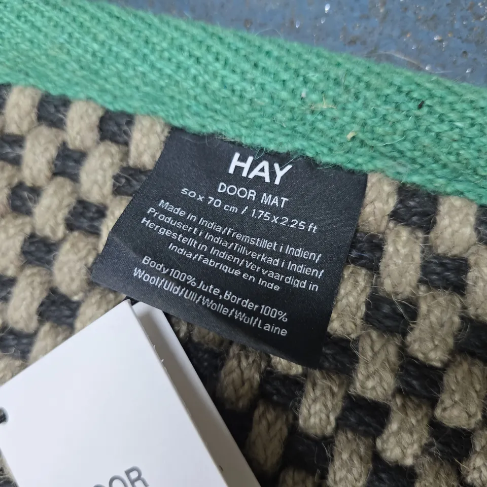 HAY DOOR MAT – 70 CM JUTE BODY WITH GREEN BORDER
