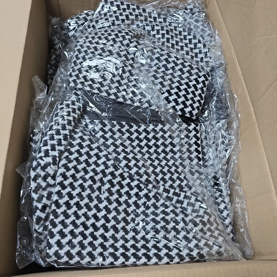 LARGE QUANTITY OF WOMEN'S HOUNDSTOOTH JACKET – BLACK & WHITE IN VARIOUS SIZES - COLLECTION ONLY