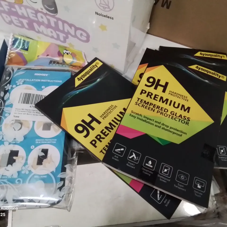 BOX CONTAINING LARGE AMOUNT OF BOXED ELECTRICAL ITEMS TO INCLUDE: HEADPHONES, INK CARTRIDGES, SELF HEATING PET MAT, MINECRAFT CREEPER LIGHT, PHONE CASES AND PROTECTION COVERS, VARIOUS LIGHT BULBS ETC.