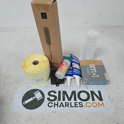 APPROXIMATELY 15 ASSORTED HOUSEHOLD ITEMS TO INCLUDE MAGIC MOULD, THREAD SEAL TAPE, FOGRAY DUSTER, ETC