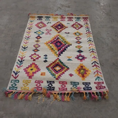 QUALITY DESIGNER MULTI-COLOURED AREA RUG - APPROXIMATELY 170 x 120cm