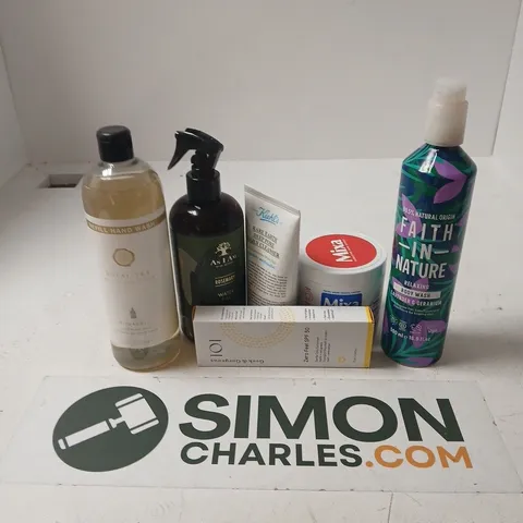 APPROXIMATELY 15 ASSORTED HEALTH & BEAUTY PRODUCTS TO INCLUDE 101 ZERO FEEL SPF 50, FAITH IN NATURE BODY WASH, AS I AM ROSEMARY WATER EAU ETC - COLLECTION ONLY