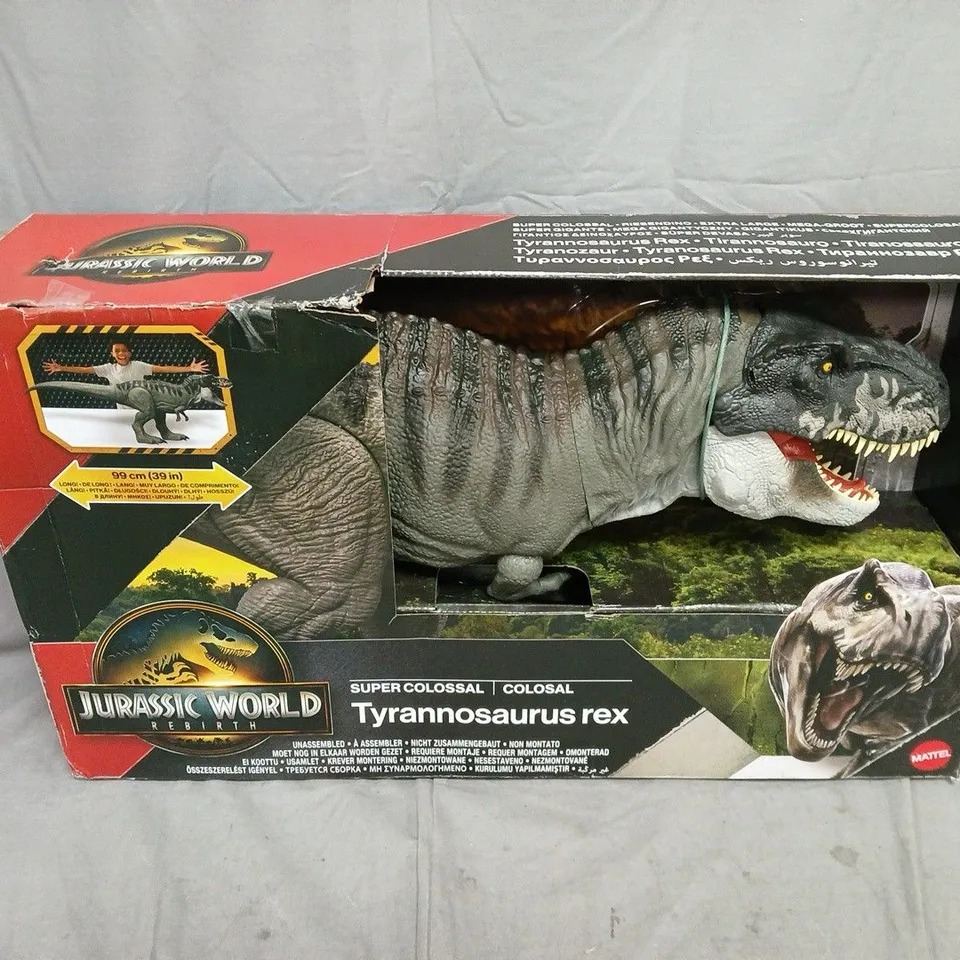 JURASSIC WORLD SUPER COLOSSAL TYRANNOSAURUS REX FIGURE – 99 CM, BOXED