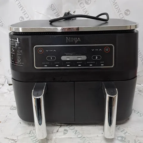 BOXED NINJA FOODI DUAL ZONE AIRFRYER AF300UK