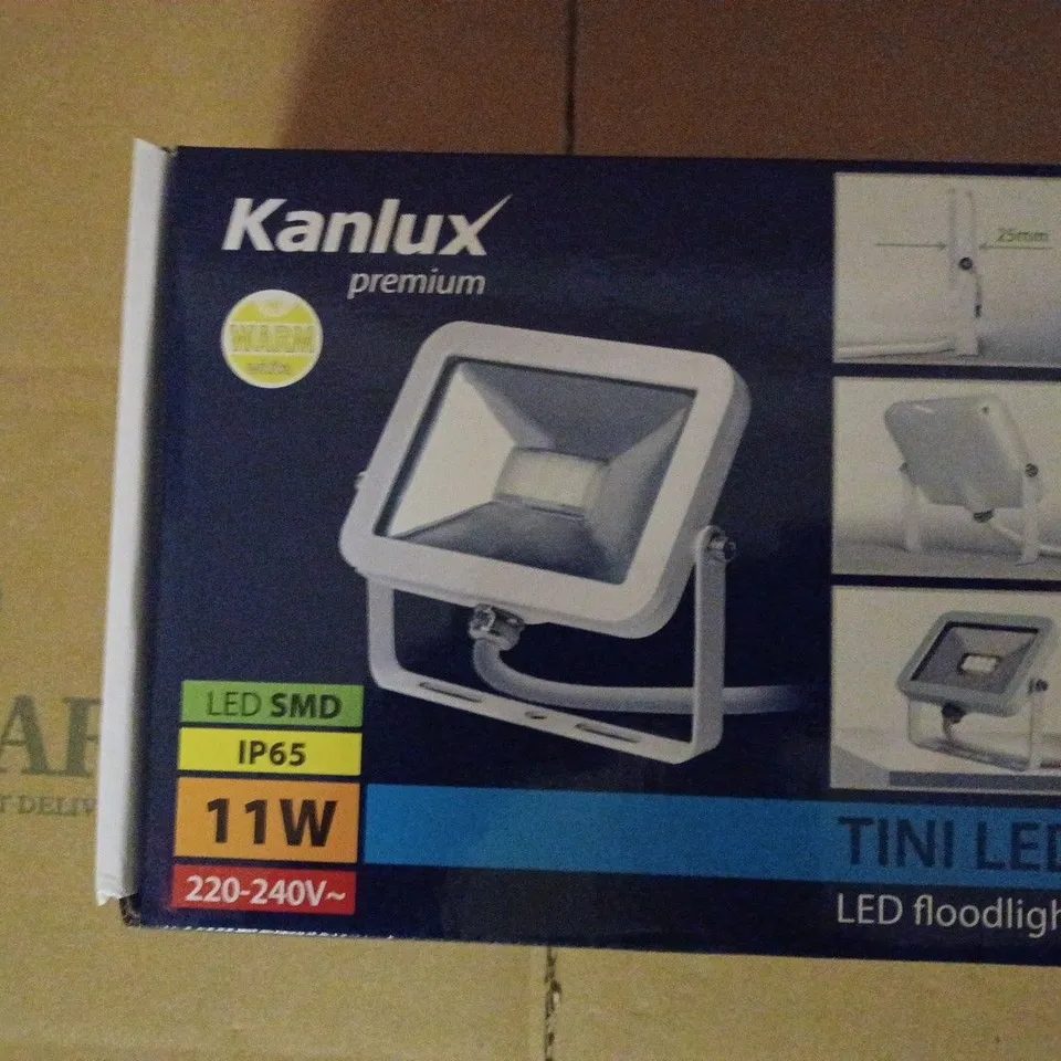 BRAND NEW KANLUX TINI LED FLOODLIGHT 11W-WW-W WHITE