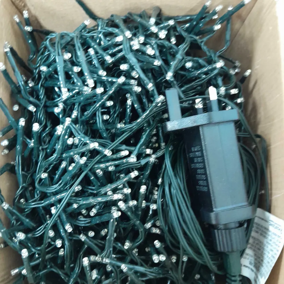 SET OF 1000 MULTIFUNCTION BRIGHT WHITE SPARKLE INDOOR/OUTDOOR CHRISTMAS TREE LIGHTS RRP £59.99