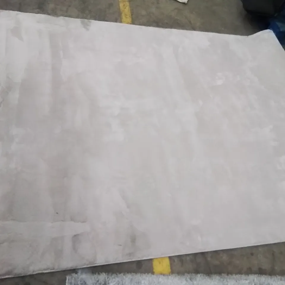 STILLAGE OF APPROXIMATELY 20 QUALITY DESIGNER RUGS XL