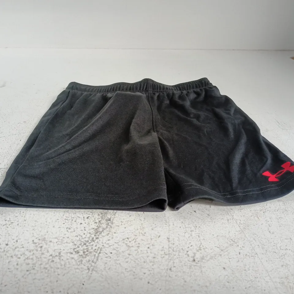 BLACKE UNDER ARMOUR SHORTS AGE 4 - 5