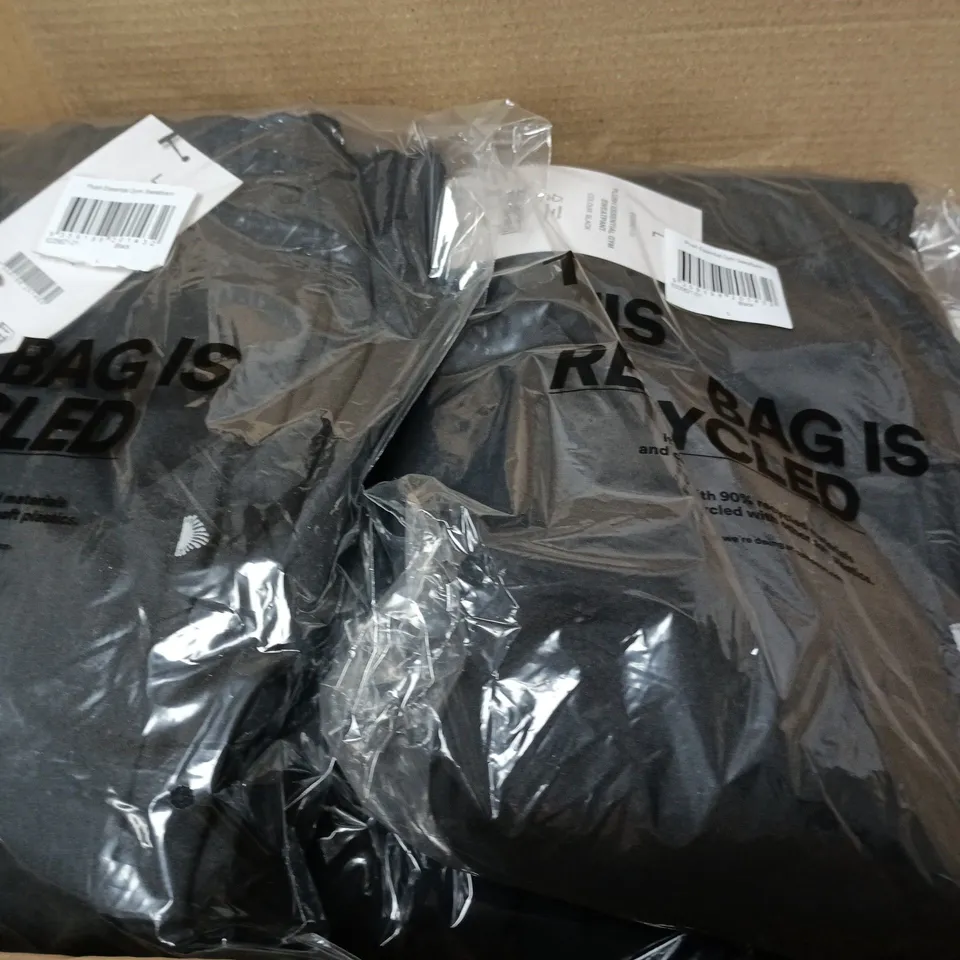 APPROXIMATELY 10 ASSORTED PLUSH ESSENTIAL GYM SWEATPANTS IN VARIOUS SIZES IN BLACK