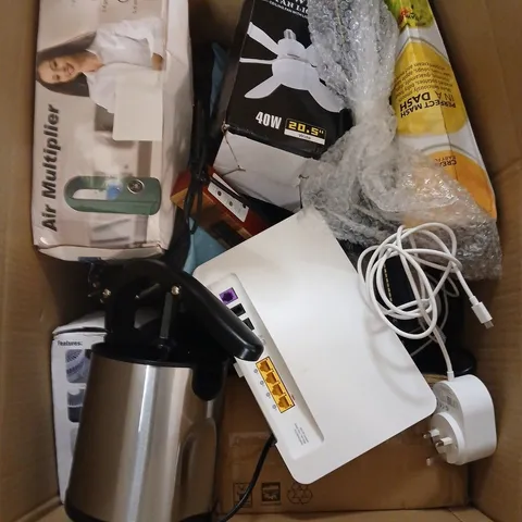 APPROXIMATELY 10 ASSORTED ELECTRICAL PRODUCTS TO INCLUDE MINI HEATERS, LED FAN LIGHT, ROUTER ETC 