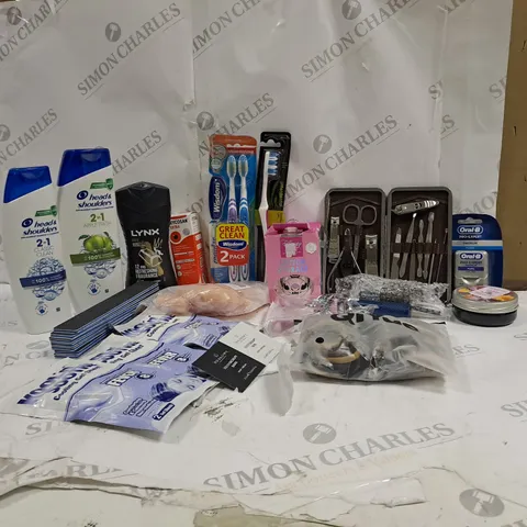 BOX OF 20 ASSORTED ITEMS TO INCLUDE LYNX, ORAL B, HEAD&SHOULDERS ETC