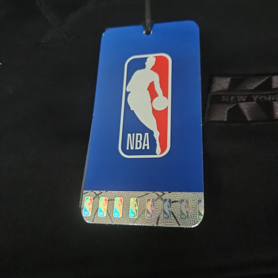 NBA BLACK HOODIE NEW YORK – SIZE L (MEN) – OFFICIAL NBA APPAREL