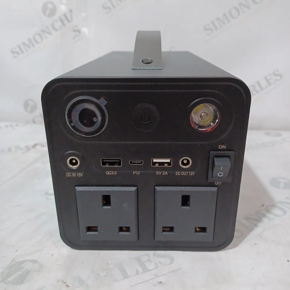 BOXED PORTABLE SOLAR GENERATOR POWER STATION