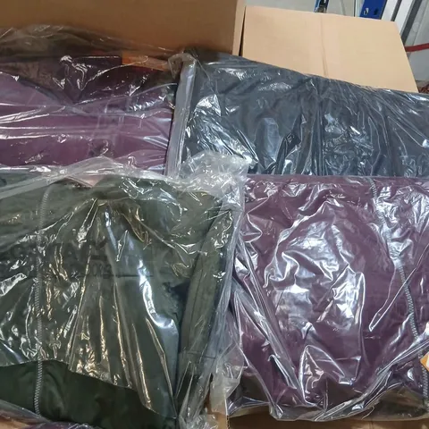 APPROXIMATELY 6 ITEMS OF ASSORTED BRAND NEW REGATTA CLOTHING AND ACCESSORIES