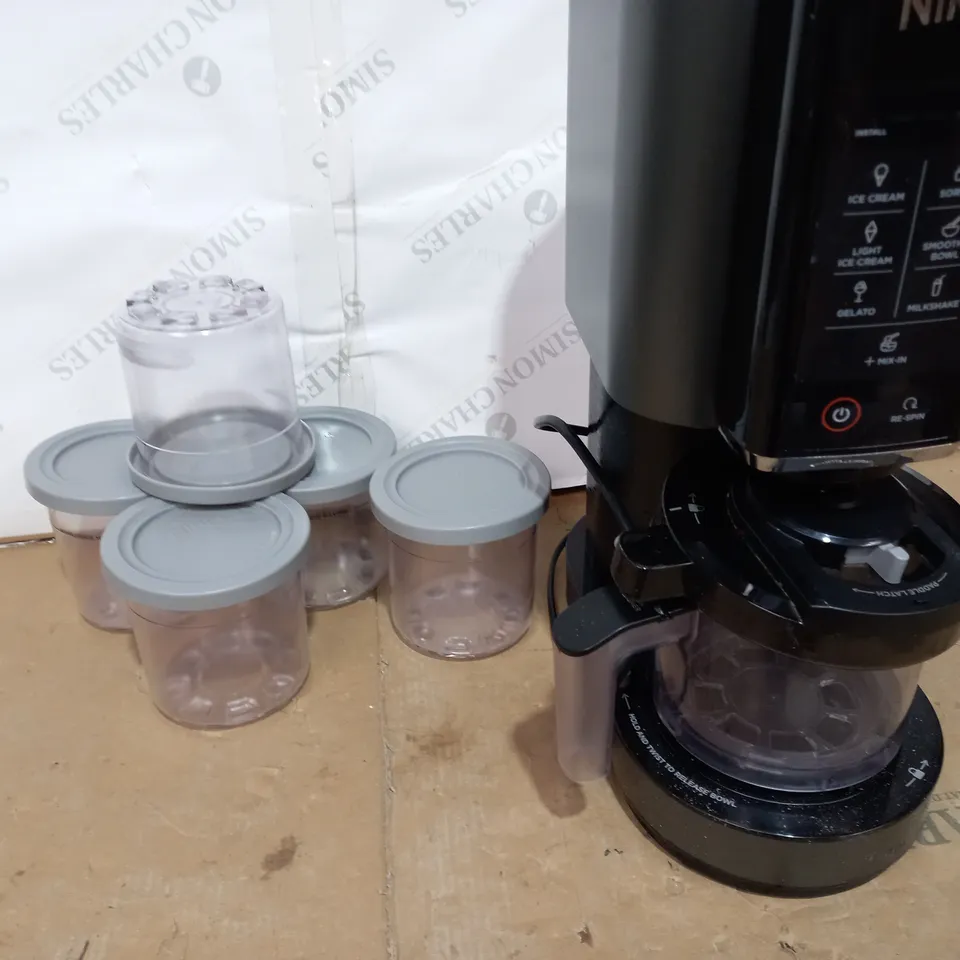 NINJA ICE CREAM & DESSERT MAKER WITH EXTRA DESSERT TUBS & LIDS