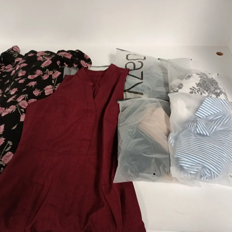 APPROXIMATELY 50 ASSORTED CLOTHING ITEMS IN VARIOUS SIZES, STYLES & COLOURS - COLLECTION ONLY