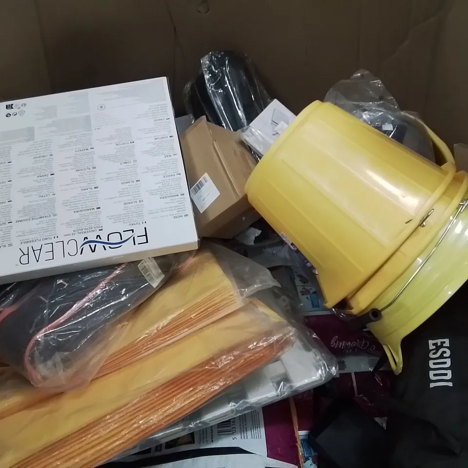 PALLET OF ASSORTED HOUSEHOLD PRODUCTS AND ITEMS TO INCLUDE;GARDEN FOLK,MULTI PURPOSE COMPOST,PLAYPEN,GYM WEIGHT BAR