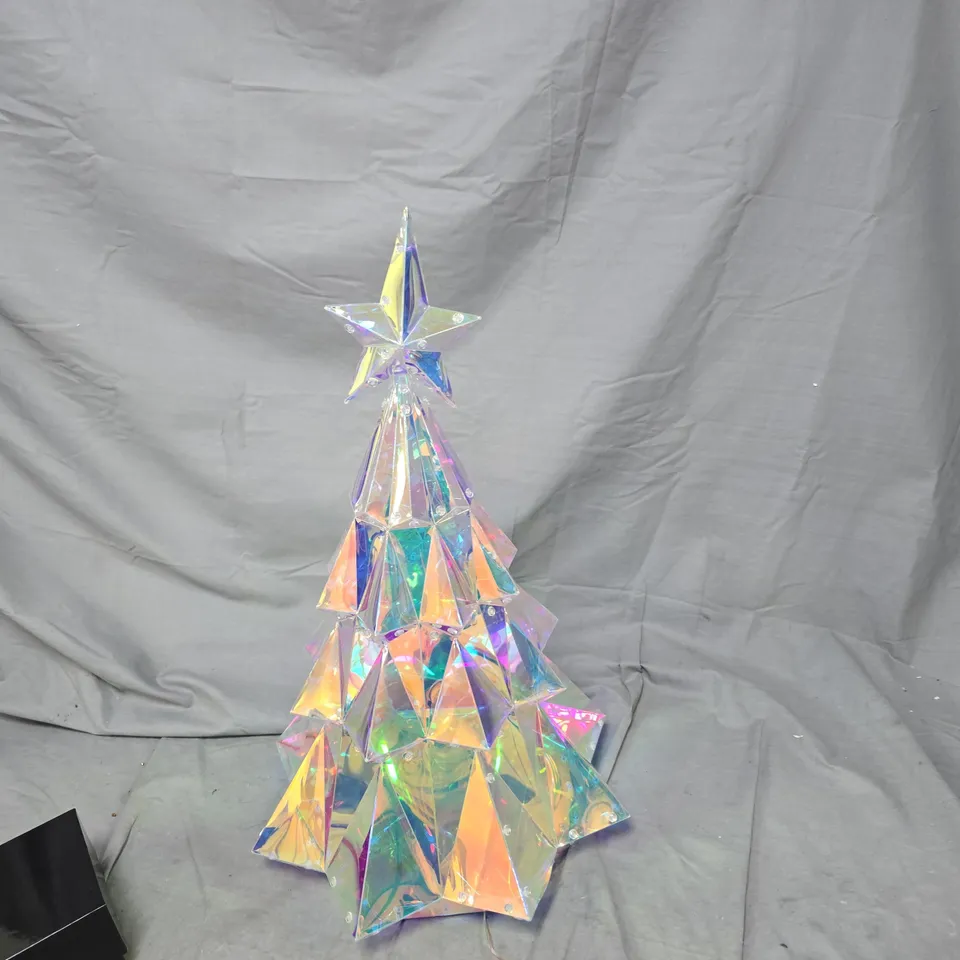 BOX OF APPROXIMATELY 7 ASSORTED ITEMS TO INCLUDE: PORTABLE STRAIGHTENERS AND IRIDESCENT CHRISTMAS TREE