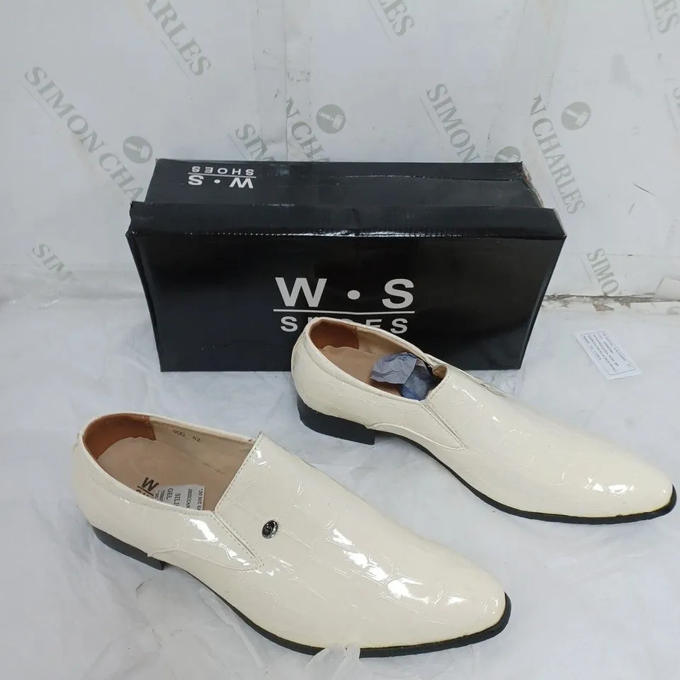 LARGE BOX OF APPROXIMATELY 10 BOXED W.S WHITE CROC SUIT SHOES IN VARIOUS SIZES 