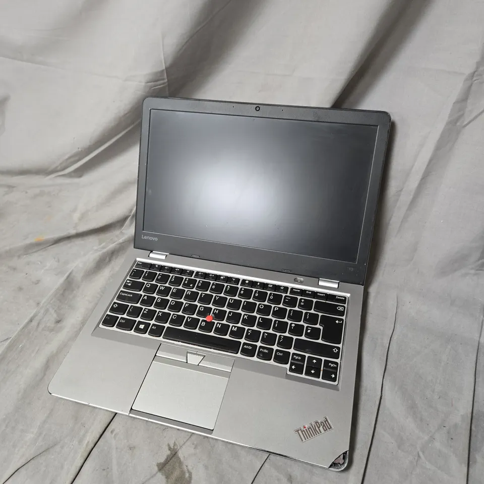 LENOVO THINKPAD 13 2ND GEN LAPTOP – I3-7100U, 8GB RAM, 128GB SSD, 13.3IN DISPLAY 