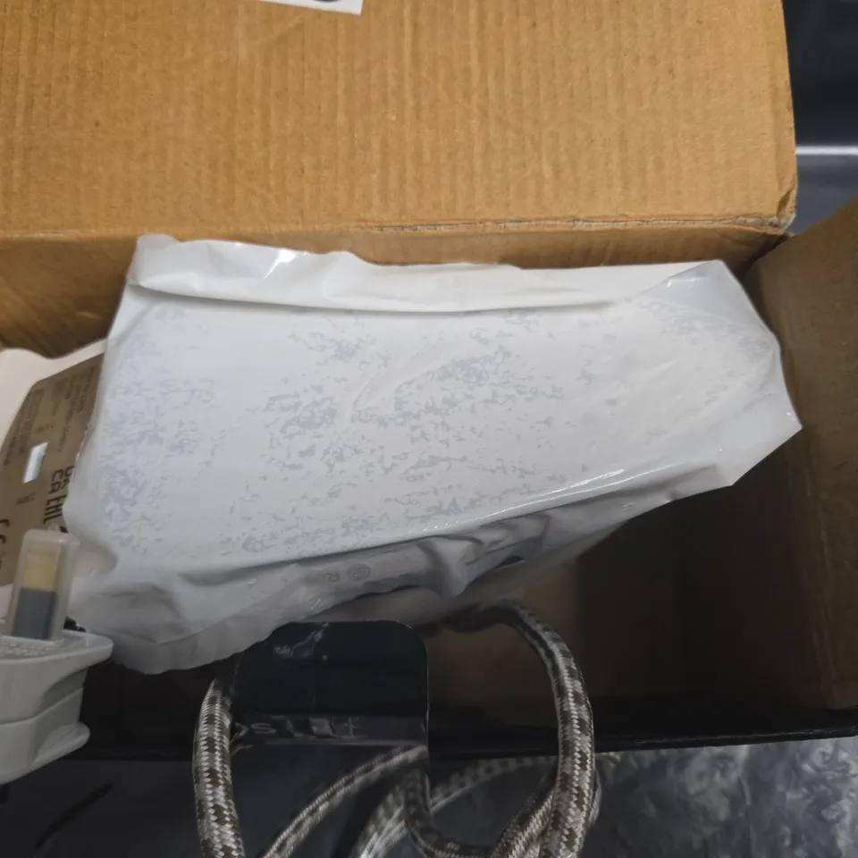 BOXED RUSSELL HOBBS STEAMGLIDE TRAVEL IRON
