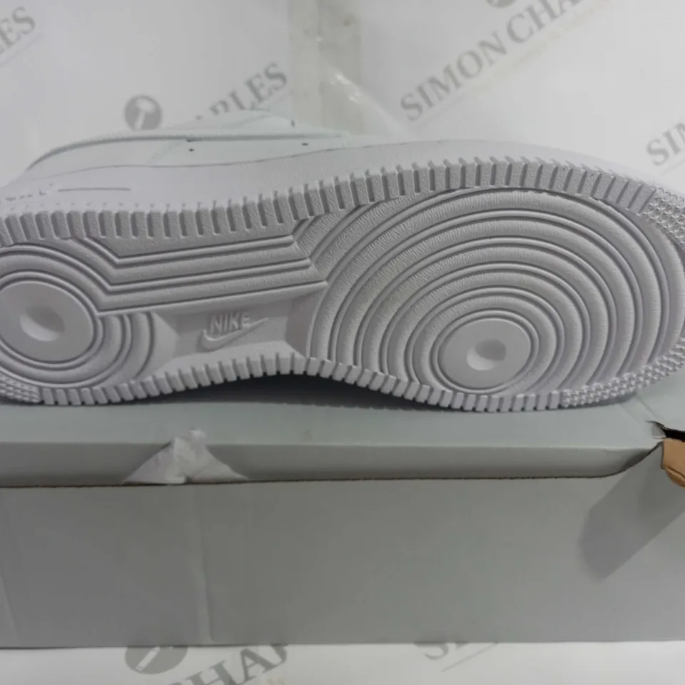 BOXED NIKE AIR FORCE 1 IN WHITE - UK 9 