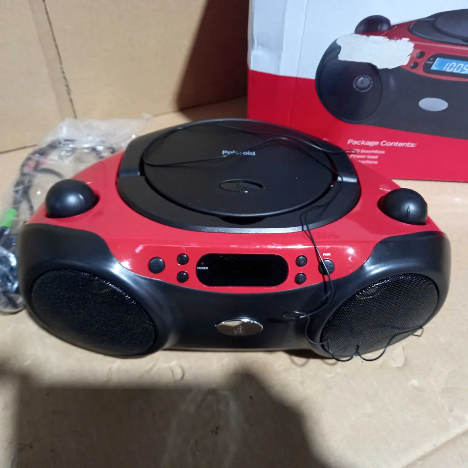 BOXED POLAROID RED CD BOOMBOX
