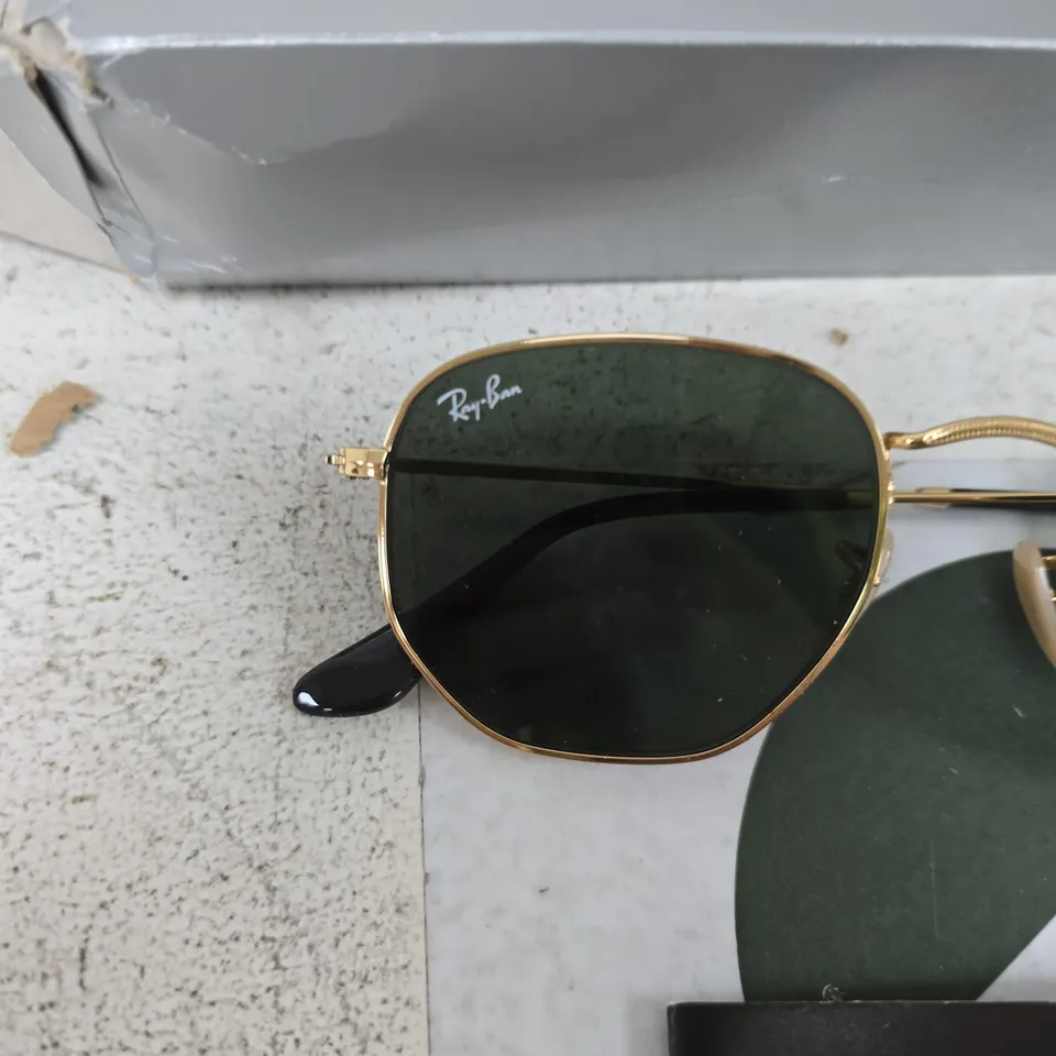 RAY-BAN SUNGLASSES – GOLD FRAME WITH GREEN LENSES (