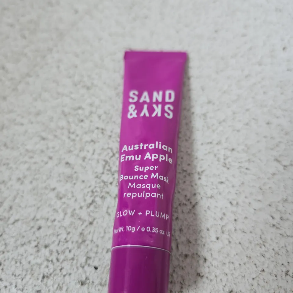 BOX OF APPROXIMATELY 1000 X SAND & SKY AUSTRALIAN EMU APPLE SUPER BOUNCE MASK – 10G